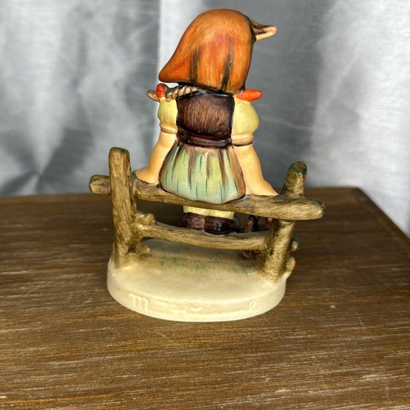 Vintage Hummel “Just Restin” 112 3/0 TMK-4
W. Germany 1938 4” Figurine - Picture 3 of 7